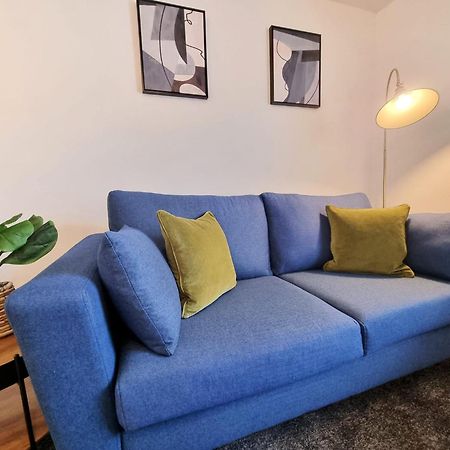 Cosy Apartment Nearby Train Station! ワトフォード エクステリア 写真